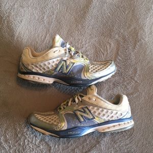 New Balance Tennis Shoes